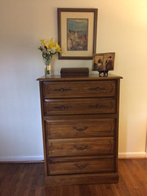 chest of drawers